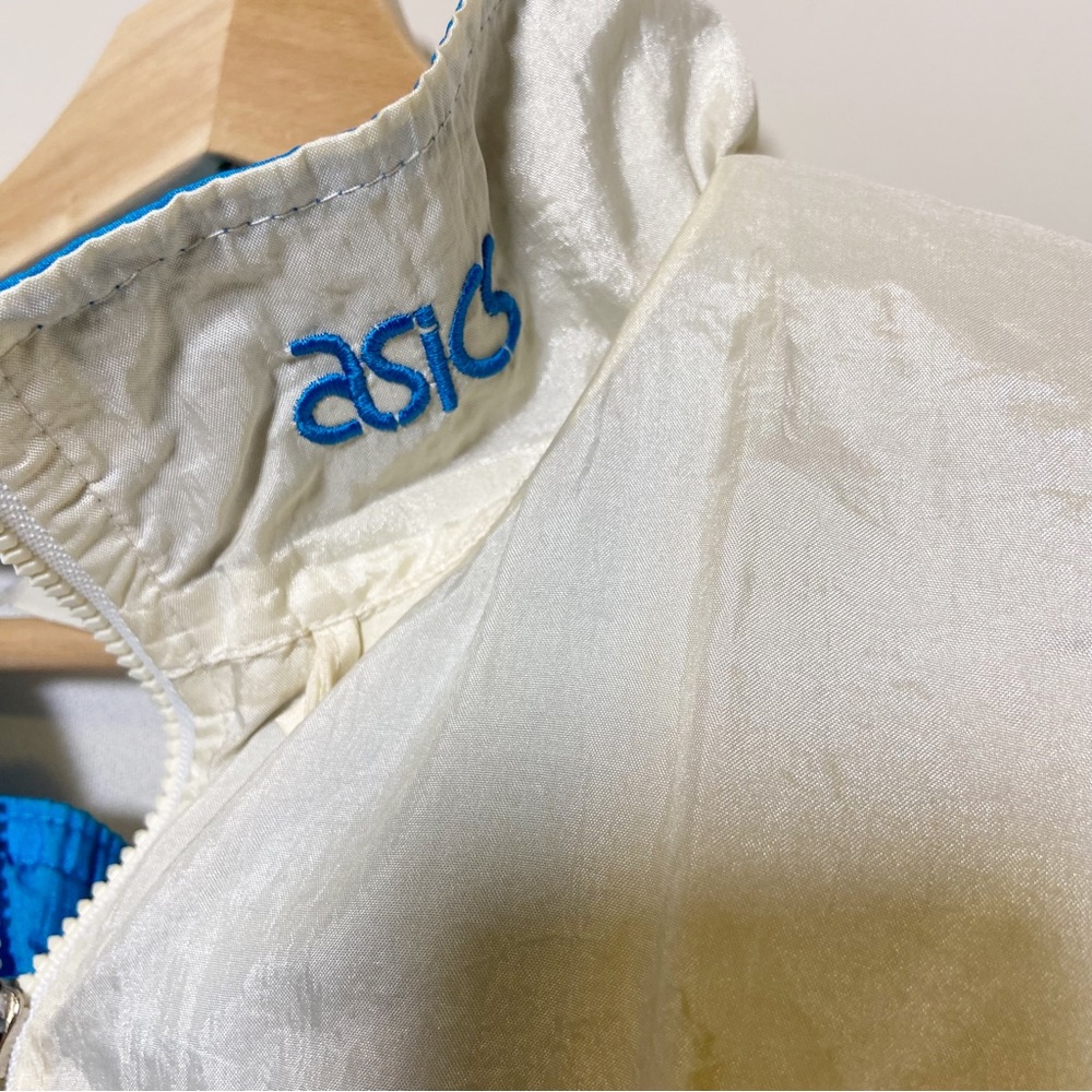 ASICS Vintage 90s MFT Crinkle Shell Jacket in Blue & Cream - Picture 3 of 7